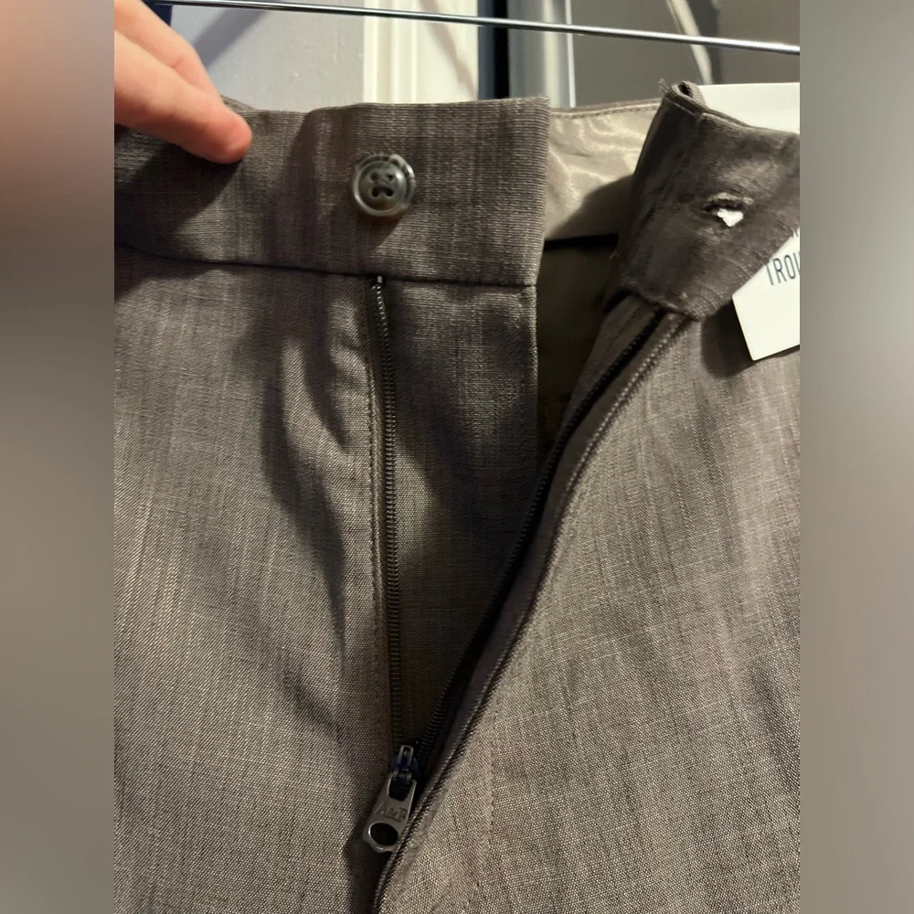 A&F NWT Men’s Relaxed Straight Trouser 36x30 Brown